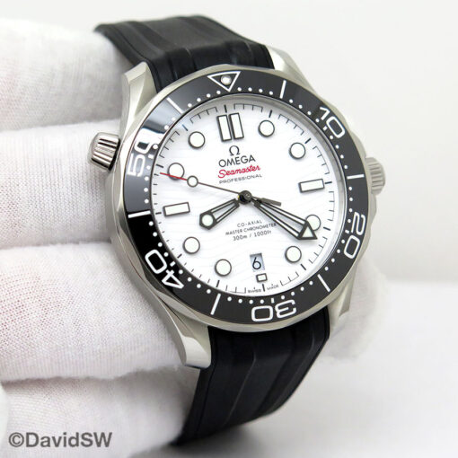 Omega Seamaster Diver 300m with White Dial on Rubber Strap