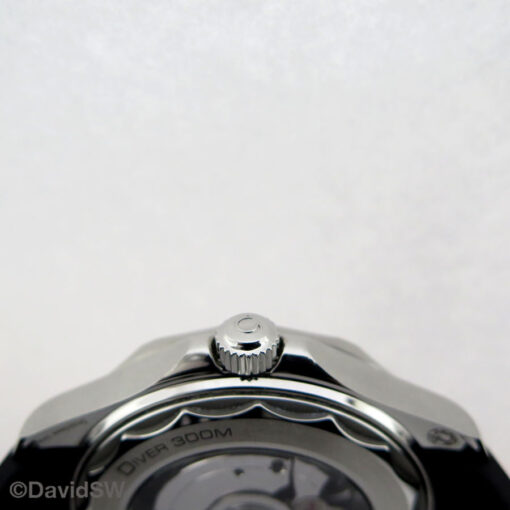 Omega Seamaster Diver 300m with White Dial on Rubber Strap - Image 5