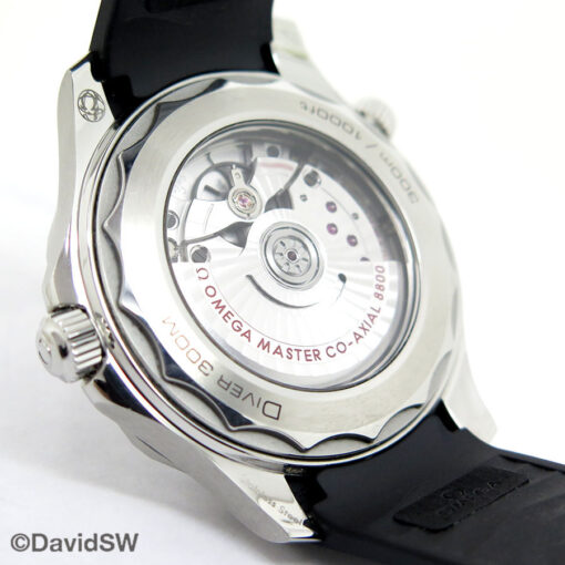 Omega Seamaster Diver 300m with White Dial on Rubber Strap - Image 4