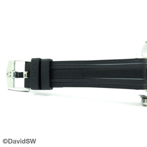 Omega Seamaster Diver 300m with White Dial on Rubber Strap - Image 7