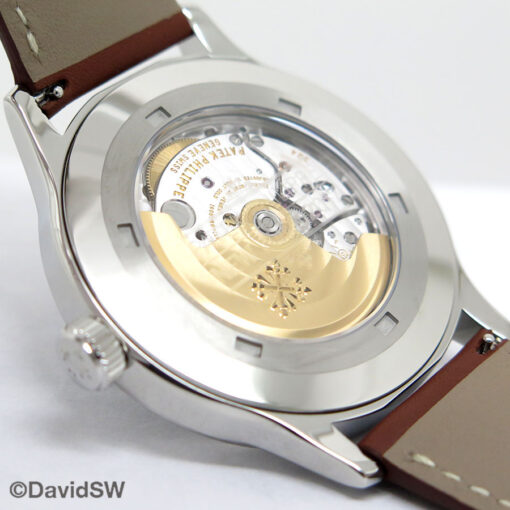 Patek Philippe 5522A Calatrava PiIot “New York” Limited Edition - Image 4