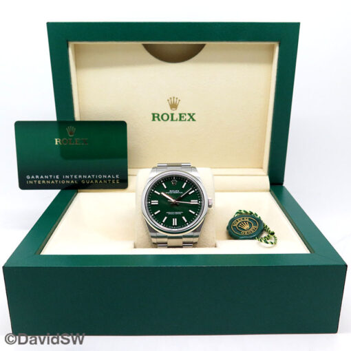 Rolex 124300 Oyster Perpetual 41 with Green Dial - Image 2
