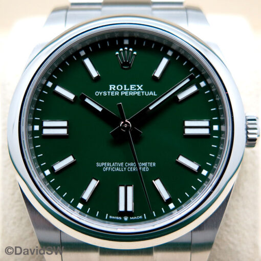 Rolex 124300 Oyster Perpetual 41 with Green Dial - Image 3