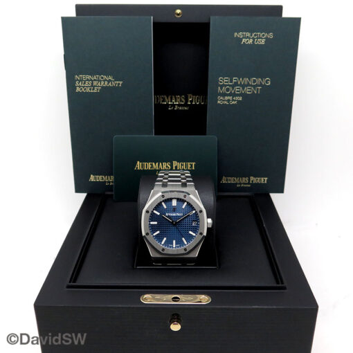 Alternative view of Audemars Piguet 15500ST Royal Oak with Blue Dial