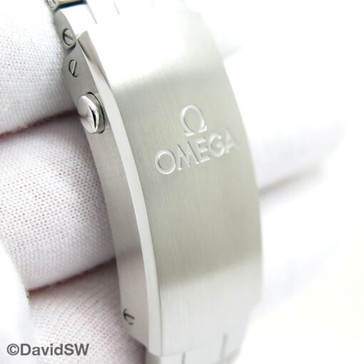 Omega Seamaster Diver 300m with Green Dial - Image 8