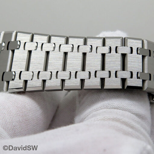 Audemars Piguet 26331ST Royal Oak Chronograph with Silver Dial - Image 7