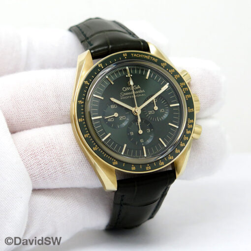 Omega Speedmaster Moonwatch Chronograph Moonshine Gold with Green Dial on Leather