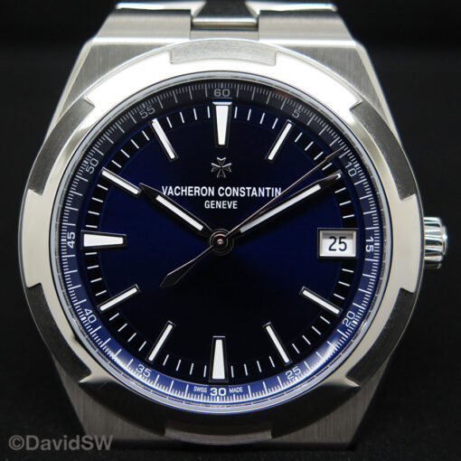 Vacheron Constantin 4520V Overseas with Blue Dial Automatic (New Model) - Image 3