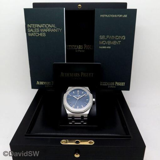 Alternative view of Audemars Piguet 15500ST Royal Oak with Blue Dial