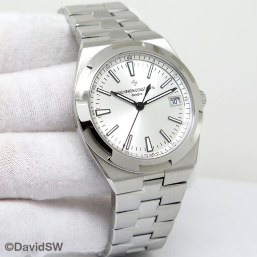 Vacheron Constantin 4500V Overseas Automatic with Silver Dial