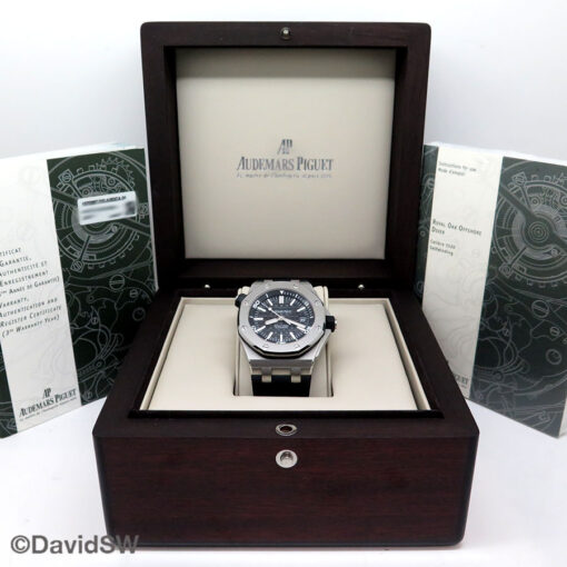 Audemars Piguet 15703ST Royal Oak Offshore Diver with Black Dial - Image 2