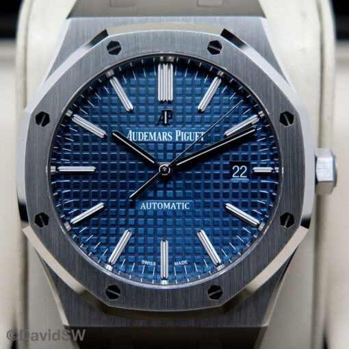 Audemars Piguet 15400ST Royal Oak with Blue Dial - Image 3