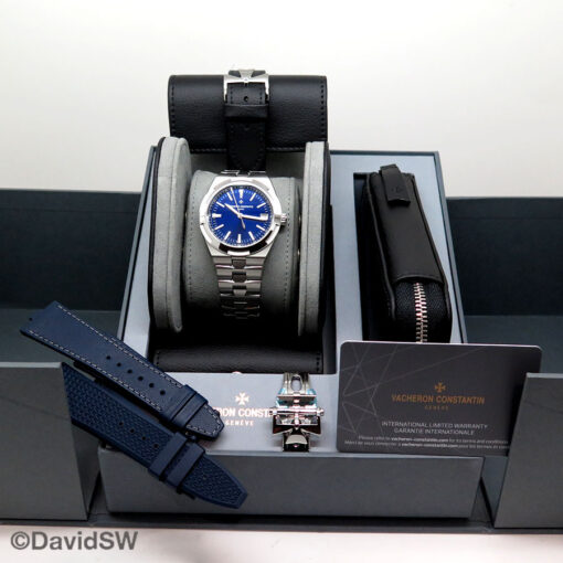 Vacheron Constantin 4520V Overseas with Blue Dial Automatic (New Model) - Image 2