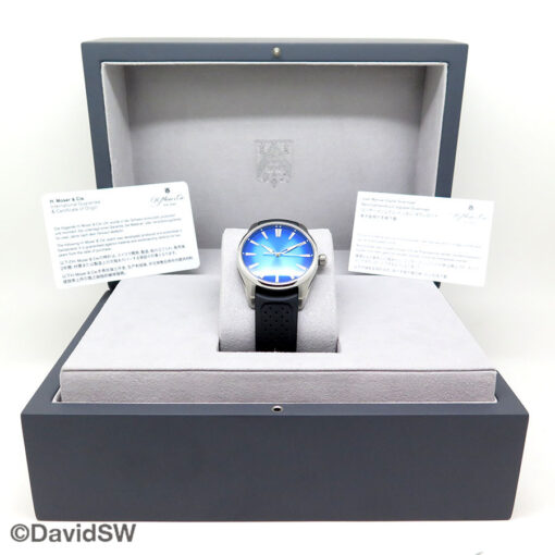 Alternative view of H. Moser & Cie 3200-1217 Pioneer Centre Seconds with Arctic Blue Fumé Dial