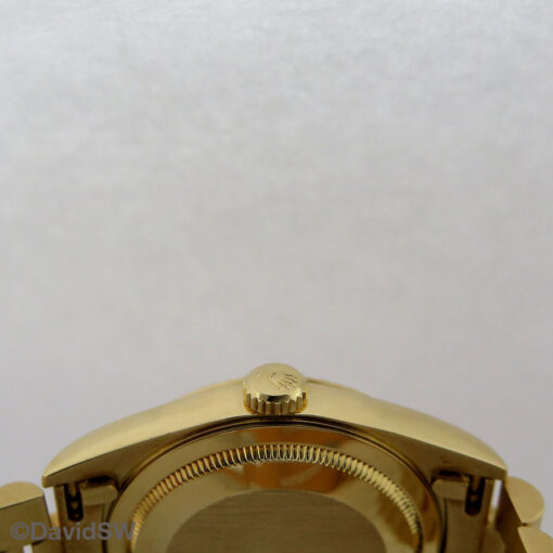 Rolex 18238 Day Date 18K Yellow Gold with Champagne Diamond Dial - Image 4