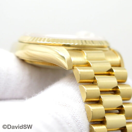Rolex 18238 Day Date 18K Yellow Gold with Champagne Diamond Dial - Image 9