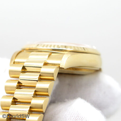 Rolex 18238 Day Date 18K Yellow Gold with Champagne Diamond Dial - Image 6
