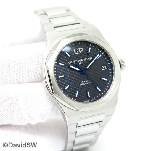 Girard Perregaux Laureato Limited Edition with Black Dial