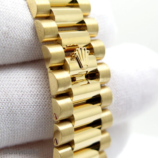 Rolex 228238 Day Date 40 18K Yellow Gold with Champagne Baguette Diamond Dial - Image 8