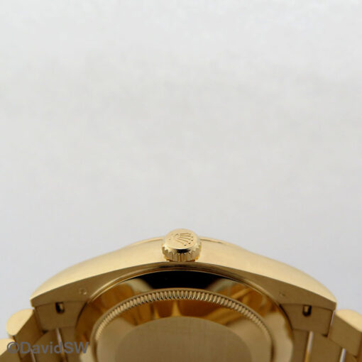 Rolex 228238 Day Date 40 18K Yellow Gold with Champagne Baguette Diamond Dial - Image 5