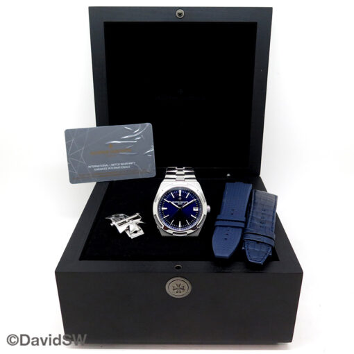 Alternative view of Vacheron Constantin 4500V Overseas with Blue Dial Automatic