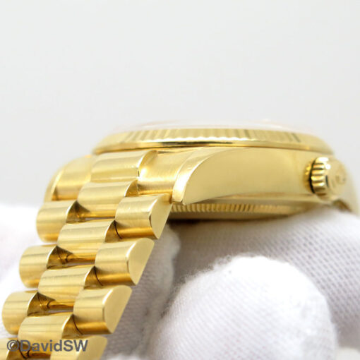 Rolex 18038 Day Date 18K Yellow Gold with Champagne Stick Dial - Image 8