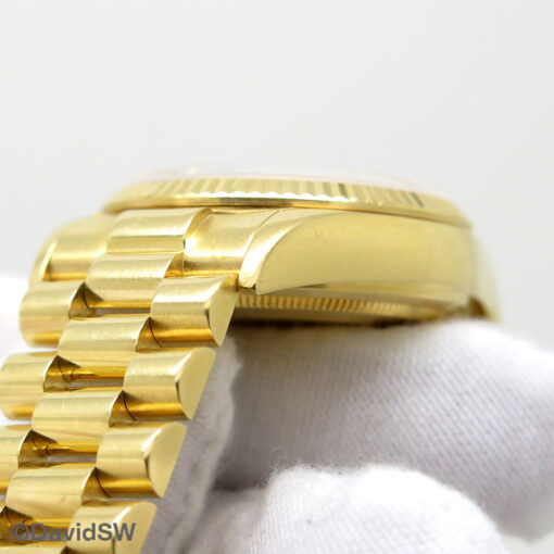 Rolex 18038 Day Date 18K Yellow Gold with Champagne Stick Dial - Image 6