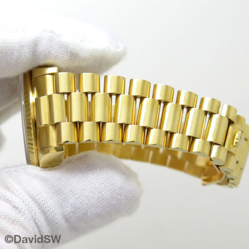 Rolex 18038 Day Date 18K Yellow Gold with Champagne Stick Dial - Image 13