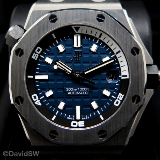 Audemars Piguet 15720ST Royal Oak Offshore Diver with Blue Dial - Image 3