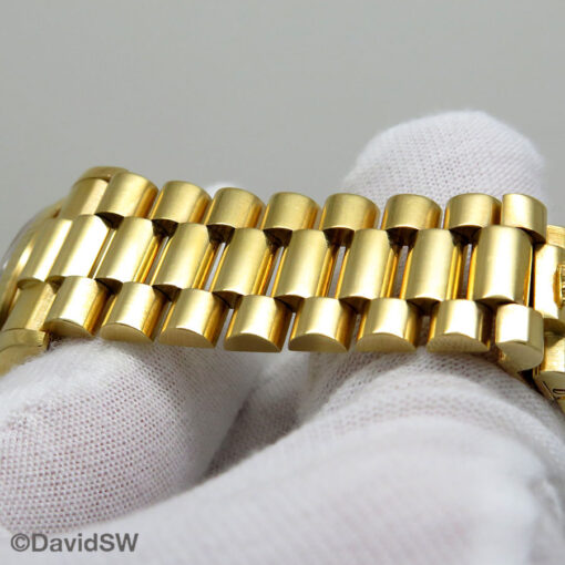 Rolex 18038 Day Date 18K Yellow Gold with Champagne Stick Dial - Image 12