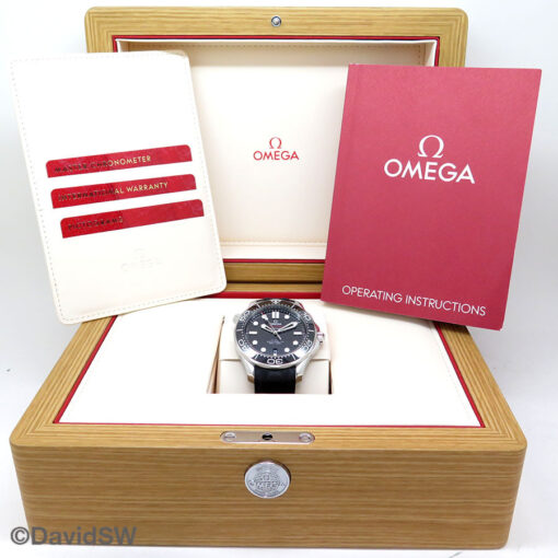 Omega Seamaster Diver 300m with Black Dial on Rubber Strap - Image 2