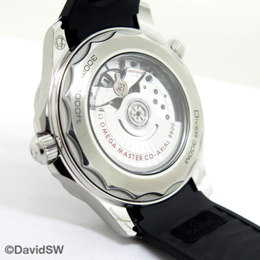 Omega Seamaster Diver 300m with Black Dial on Rubber Strap - Image 4