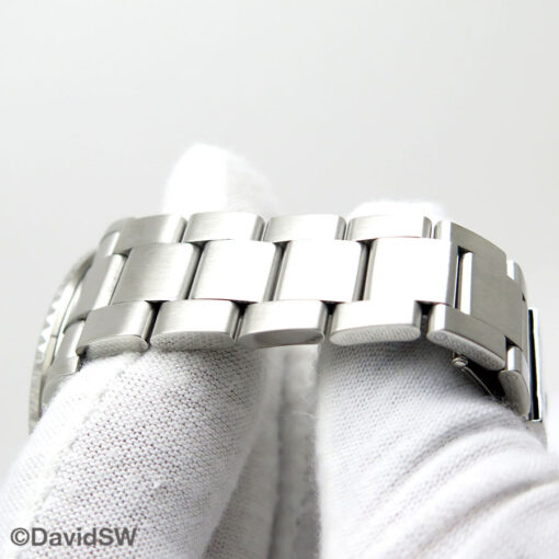 Rolex 16710 GMT Master II with Red/Black Bezel - Image 6