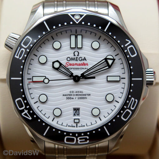 Omega Seamaster Diver 300m with White Dial on Bracelet - Image 3