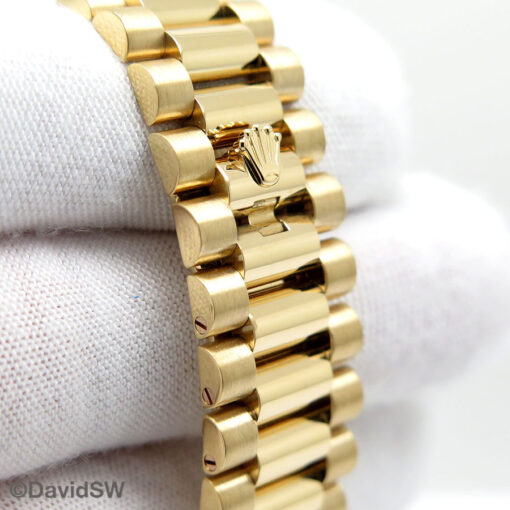 Rolex 228238 Day Date 40 18K Yellow Gold with Champagne Roman Dial - Image 7