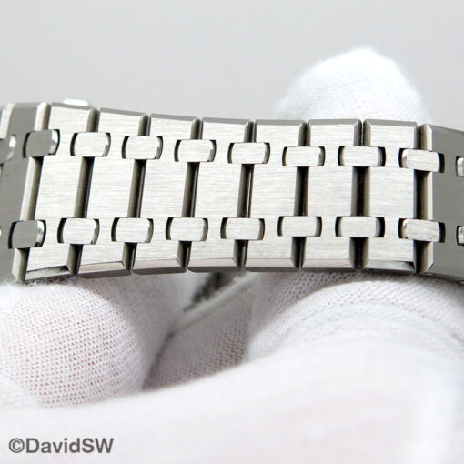 Audemars Piguet 15500ST Royal Oak with Silver Dial - Image 9