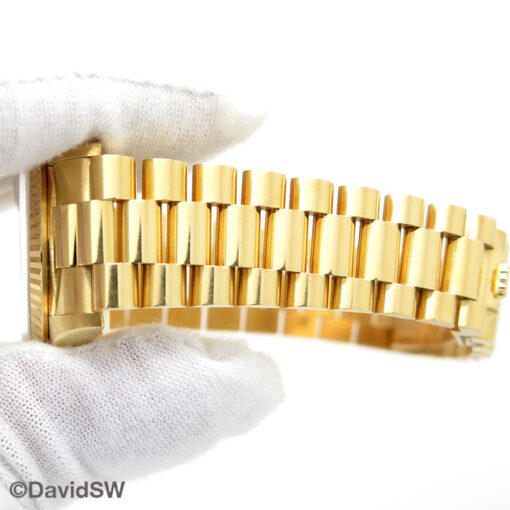 Rolex 18238 Day Date 18K Yellow Gold with Champagne Stick Dial - Image 13