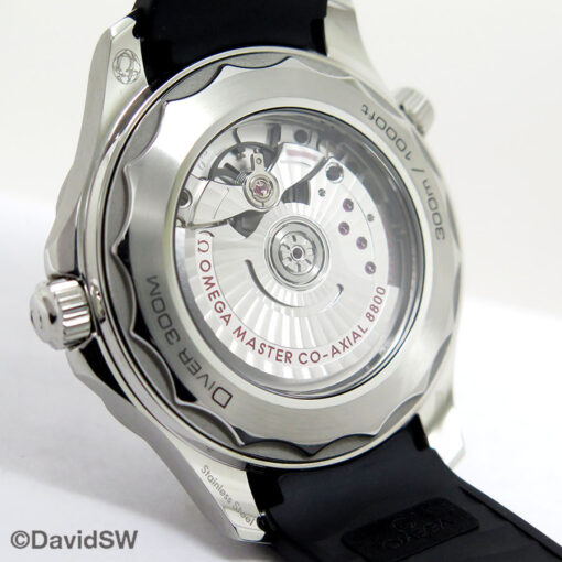 Omega Seamaster Diver 300m with White Dial on Rubber Strap - Image 4