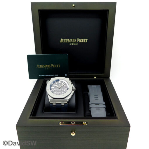 Alternative view of Audemars Piguet 15720ST Royal Oak Offshore Diver with Grey Dial