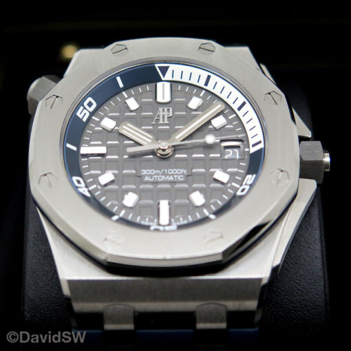 Audemars Piguet 15720ST Royal Oak Offshore Diver with Grey Dial - Image 3