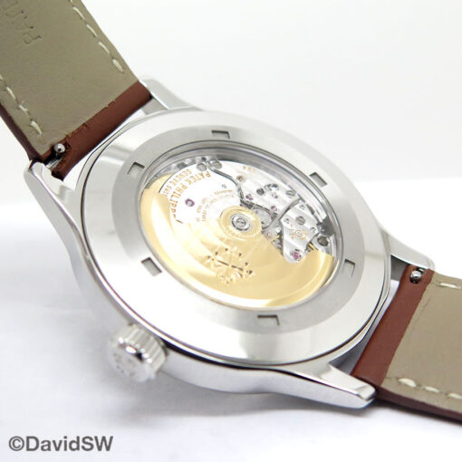 Patek Philippe 5522A Calatrava PiIot “New York” Limited Edition - Image 4