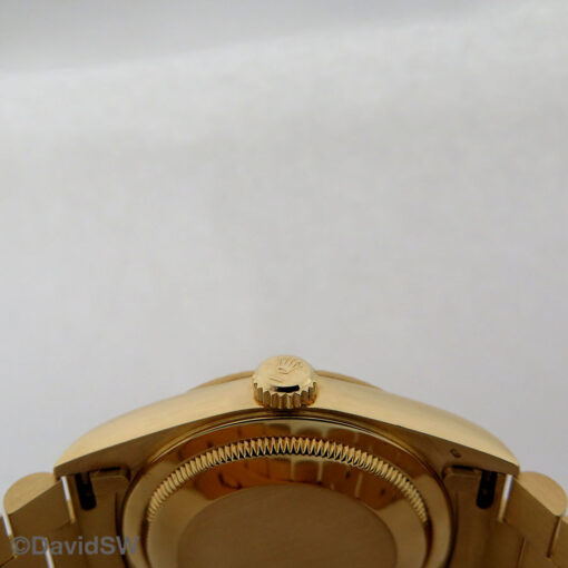 Rolex 18238 Day Date 18K Yellow Gold with Champagne Diamond Dial - Image 4