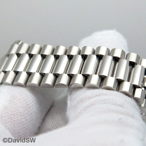 Rolex 228236 Day Date 40 Platinum with Olive Green Roman Dial - Image 8