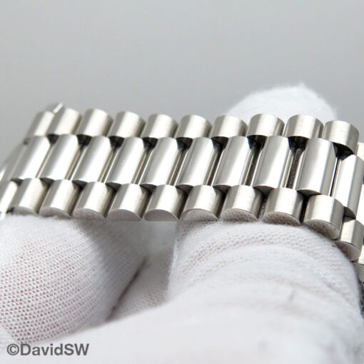 Rolex 228236 Day Date 40 Platinum with Olive Green Roman Dial - Image 6