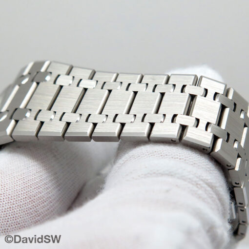 Audemars Piguet 15510ST Royal Oak with Silver Dial - Image 7