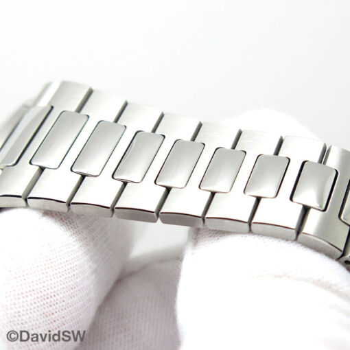 Patek Philippe 5712/1A Nautilus Moonphase (New Old Stock) - Image 9