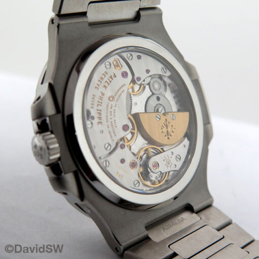 Patek Philippe 5712/1A Nautilus Moonphase (New Old Stock) - Image 4