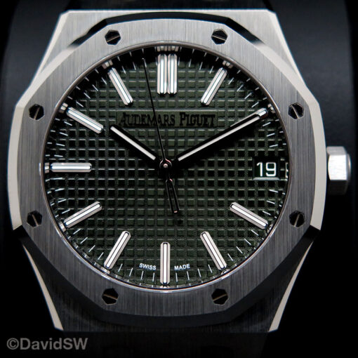 Audemars Piguet 15510ST Royal Oak with Green Dial - Image 3