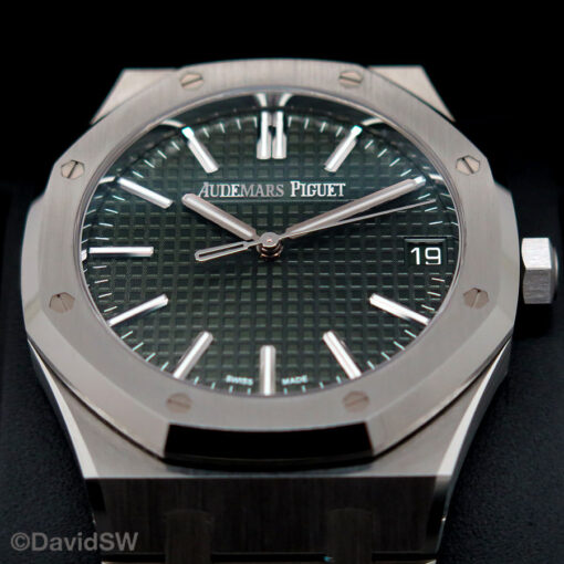 Audemars Piguet 15510ST Royal Oak with Green Dial - Image 4