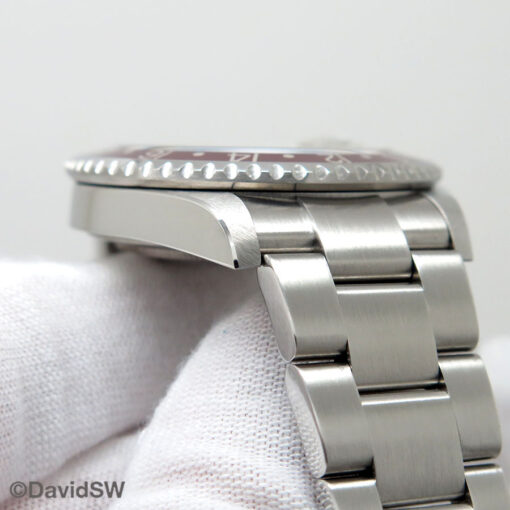 Rolex 16710 GMT Master II with Red/Black Bezel - Image 9